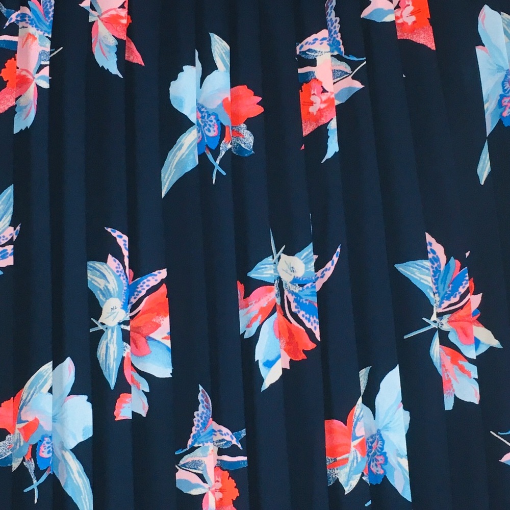 Ava & Liv Blue Floral Pleated Plus Size Skirt - Picture 4 of 4